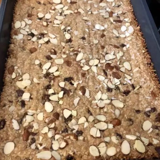 Peanut Butter Oatmeal Bars for a Delicious Treat