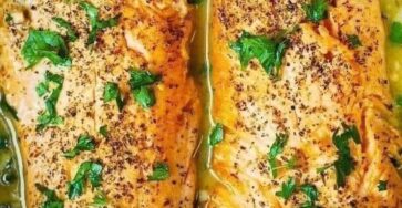  Salmon with Garlic Lemon Butter Herb Sauce