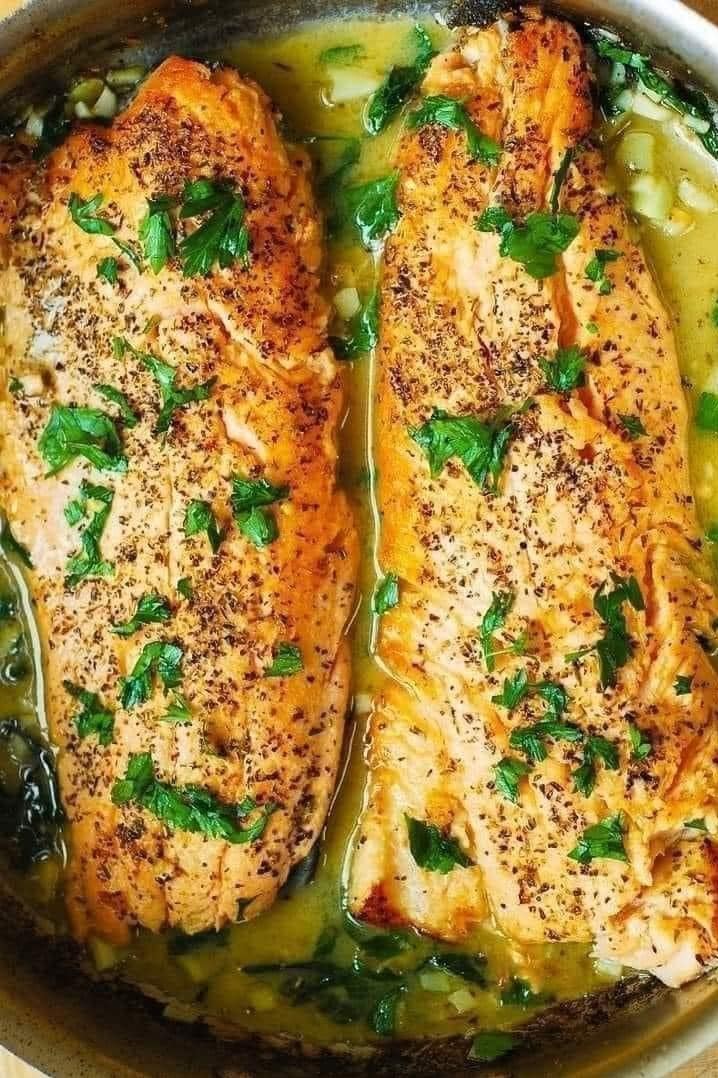  Salmon with Garlic Lemon Butter Herb Sauce