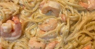 Spaghetti with Shrimp and white sauce