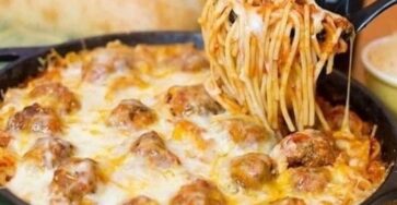 BAKED SPAGHETTI AND MEATBALLS