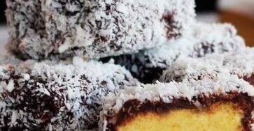 DELECTABLE LAMINGTON CAKE