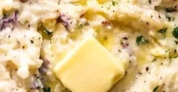 ROASTED GARLIC MASHED POTATOES