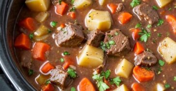 Slow Cooker Beef & Barley Soup