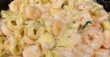 Cheesy Shrimp Tortellini Alfredo Skillet