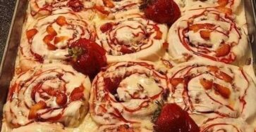 Strawberry Cheesecake Cinnabon Rolls
