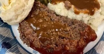 Classic Meatloaf for Dinner