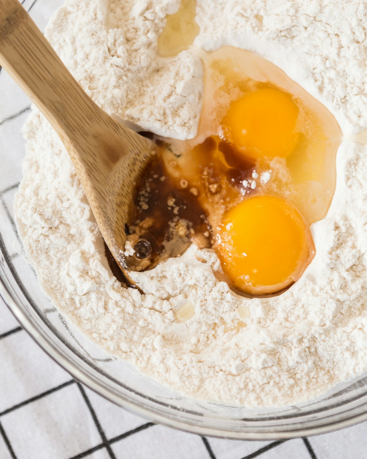 Quick and Easy Desserts to Impress Guests