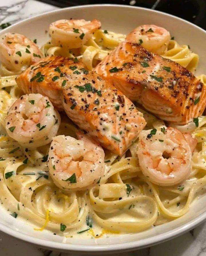 Creamy Fettuccine Alfredo with Salmon and Shrimp